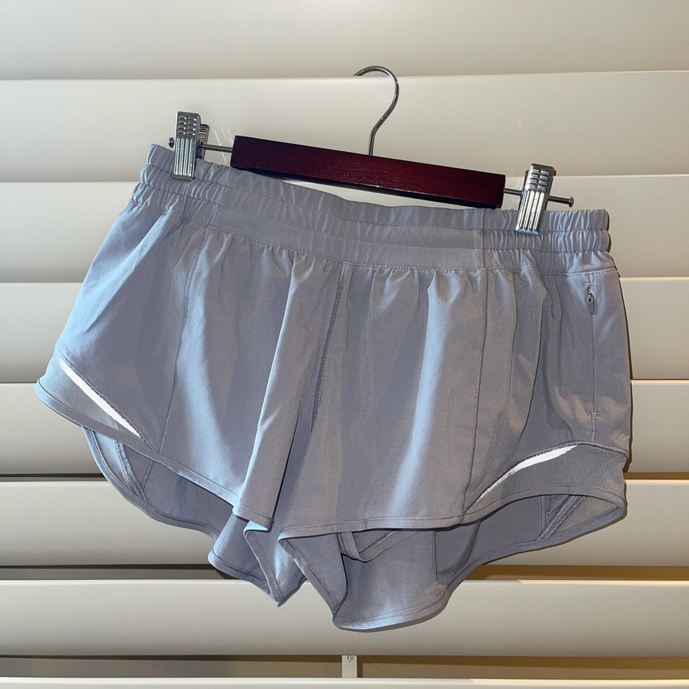 Lululemon Hotty-Hot Shorts 2.5”